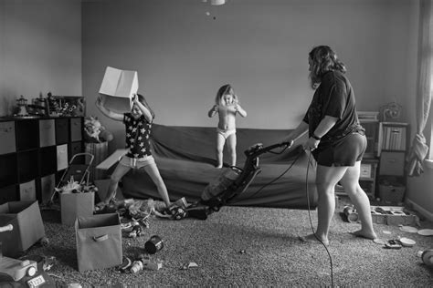 nude mother|I Took These 22 Brutally Honest Photos Of Moms To Show What。